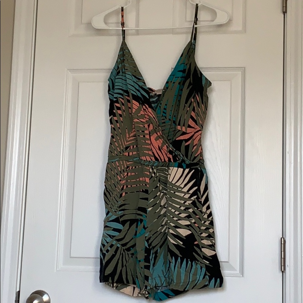 Loft romper size small. Snap closure and pockets.